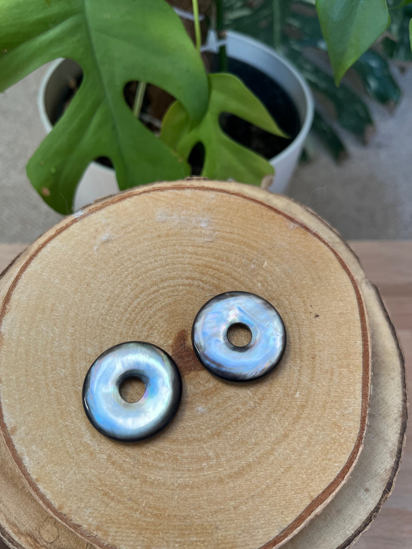 Perlmutt Donut dunkel 3 cm – Tiefe & Eleganz