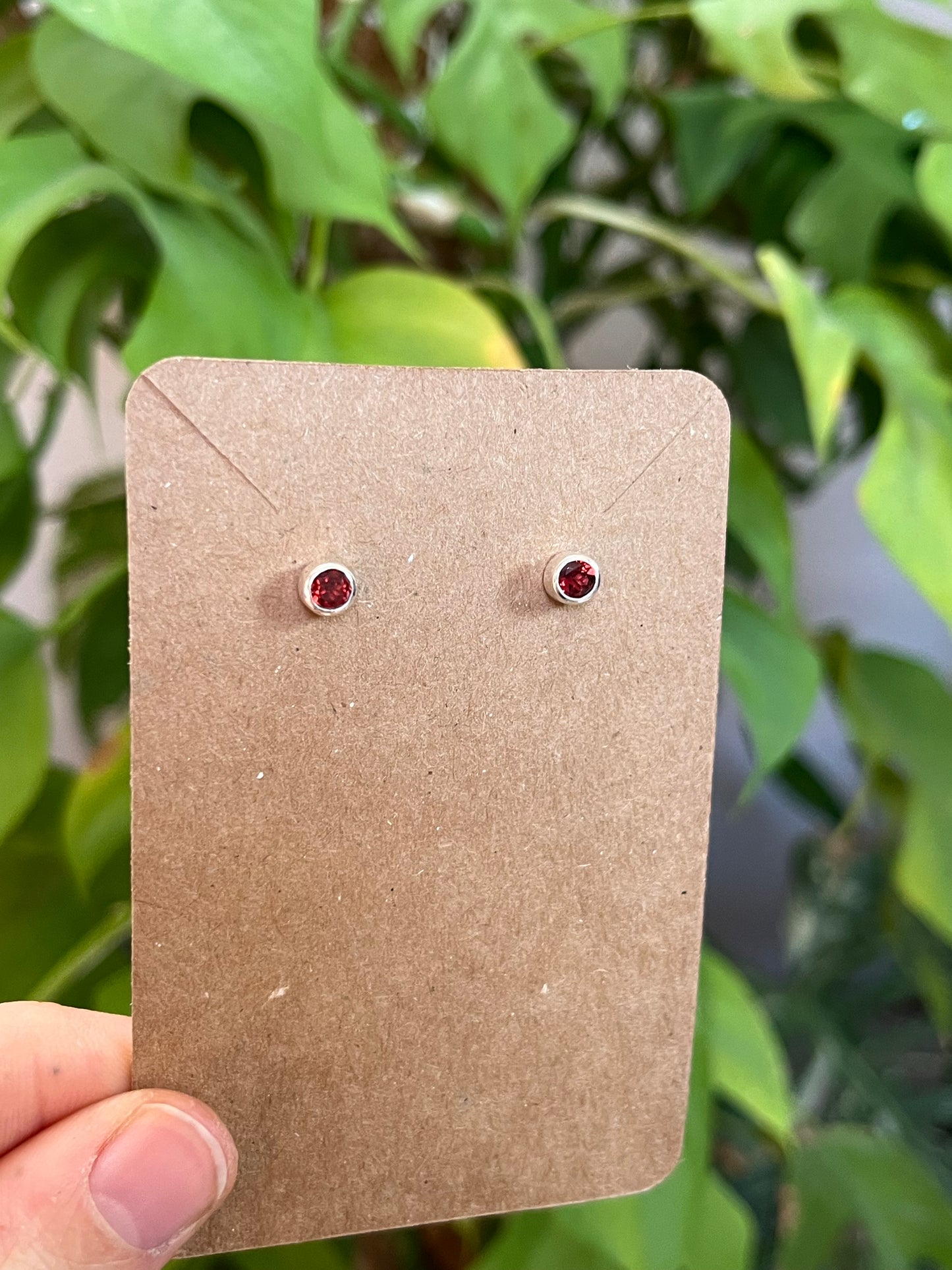 Granat Ohrstecker facettiert – 925 Sterling Silber