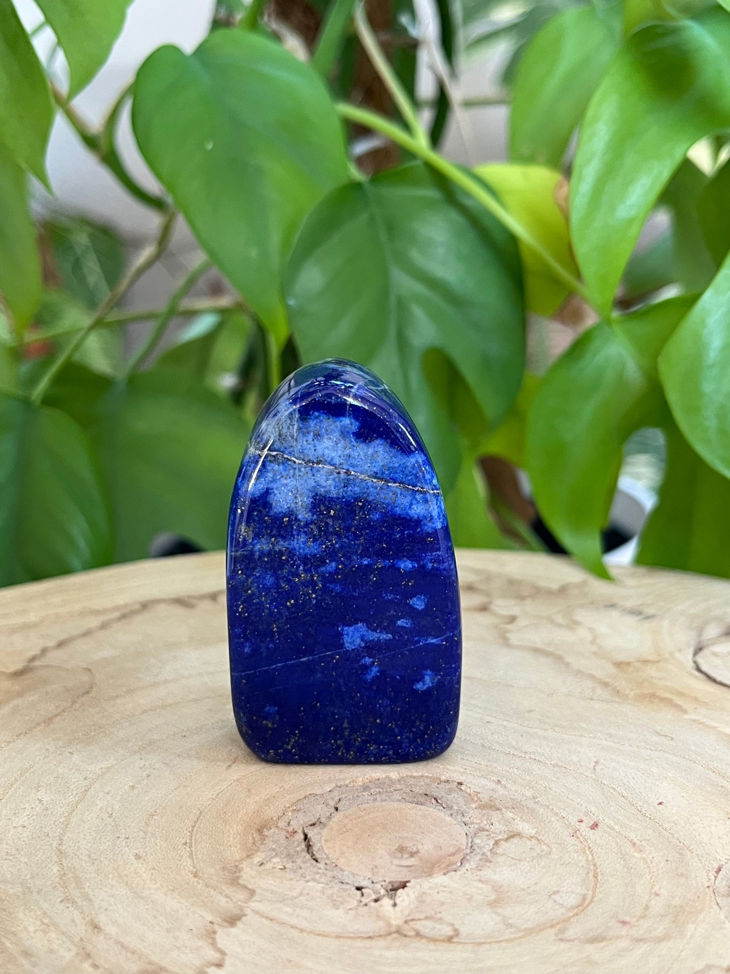 Lapislazuli Freiform – Edelstein für Intuition & Weisheit