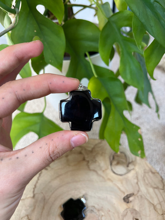 Onyx Kreuz Anhänger - gleichschenklig