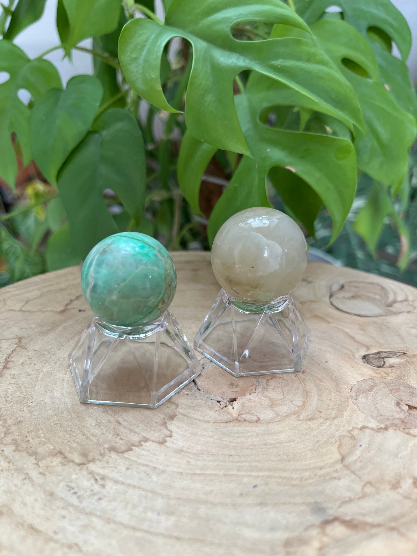 Plexiglas Kugelpodest für 2–4 cm Kristall- & Edelsteinkugeln