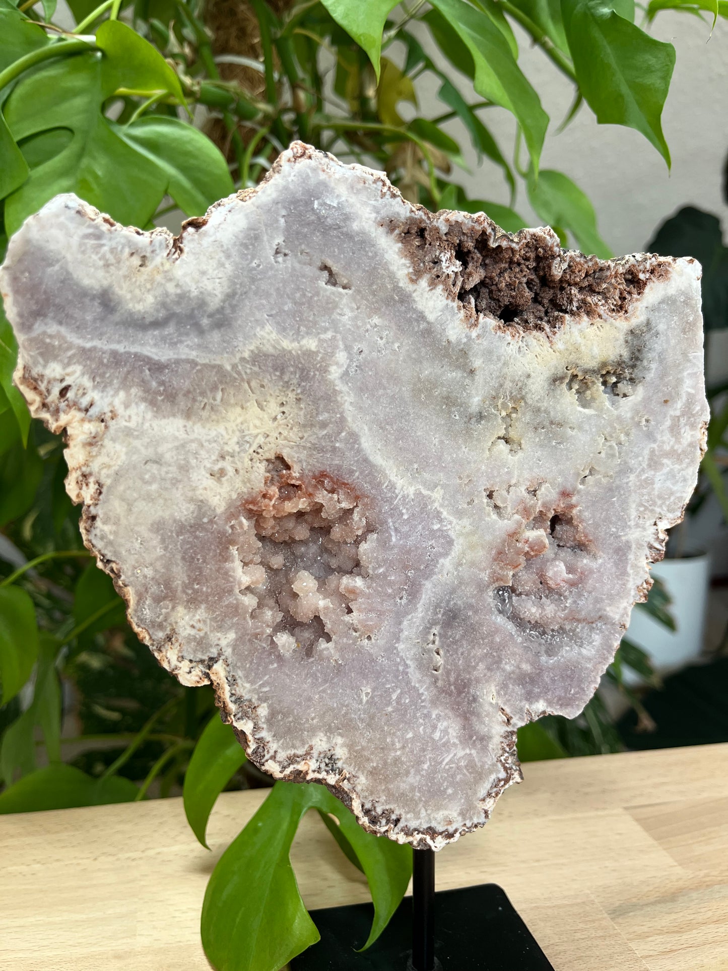 Pink Amethyst auf Ständer 1,6 kg – handverlesenes Statement Piece & Unikat