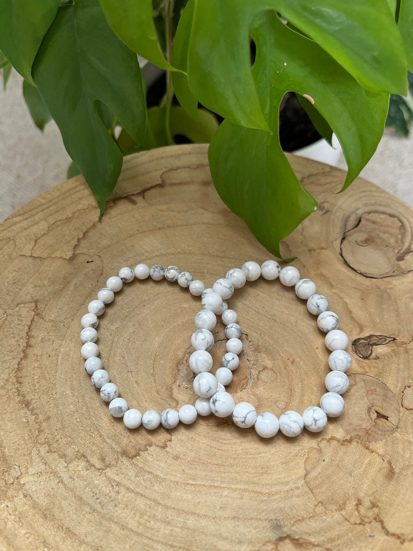 Magnesit Kugelarmband – Edelstein Schmuck für Gelassenheit & Entspannung