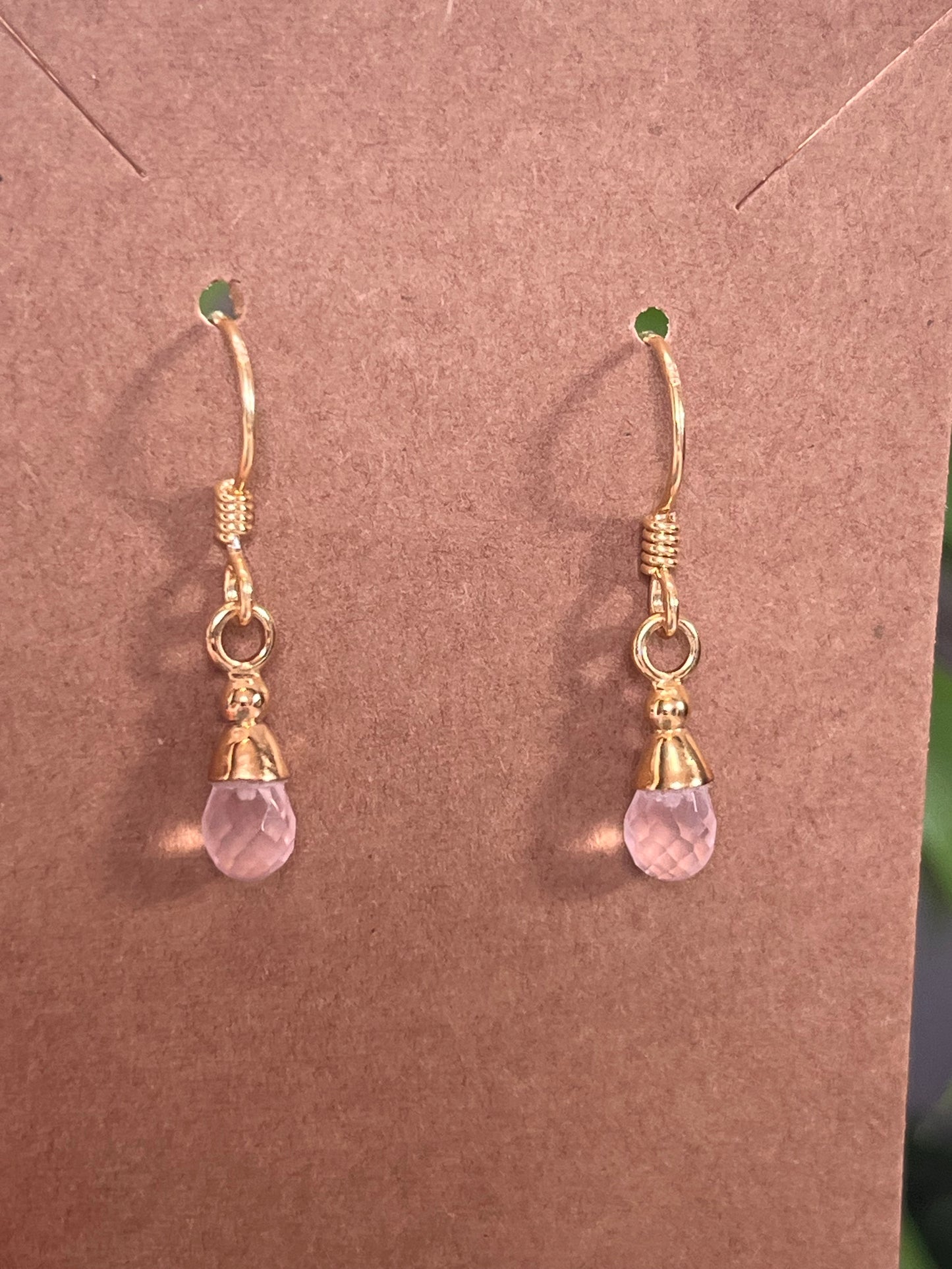 Rosenquarz Tropfen Ohrringe facettiert – 925 Silber vergoldet