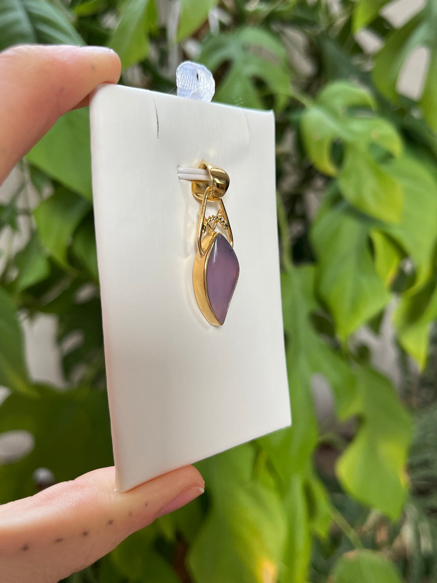 Lila Chalcedon Anhänger gefasst 925 Silber vergoldet