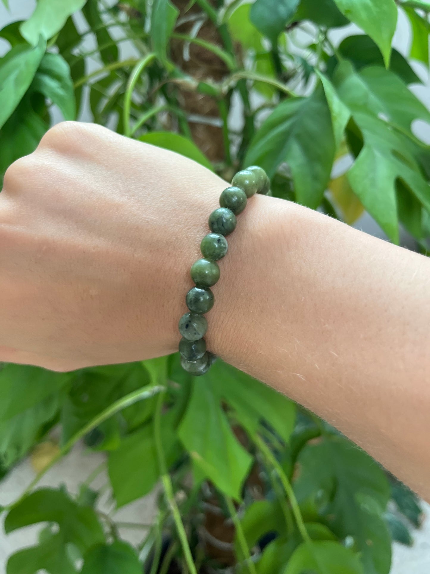 Nephrit Kugelarmband 8 mm – Edelstein Schmuck für Harmonie & Schutz