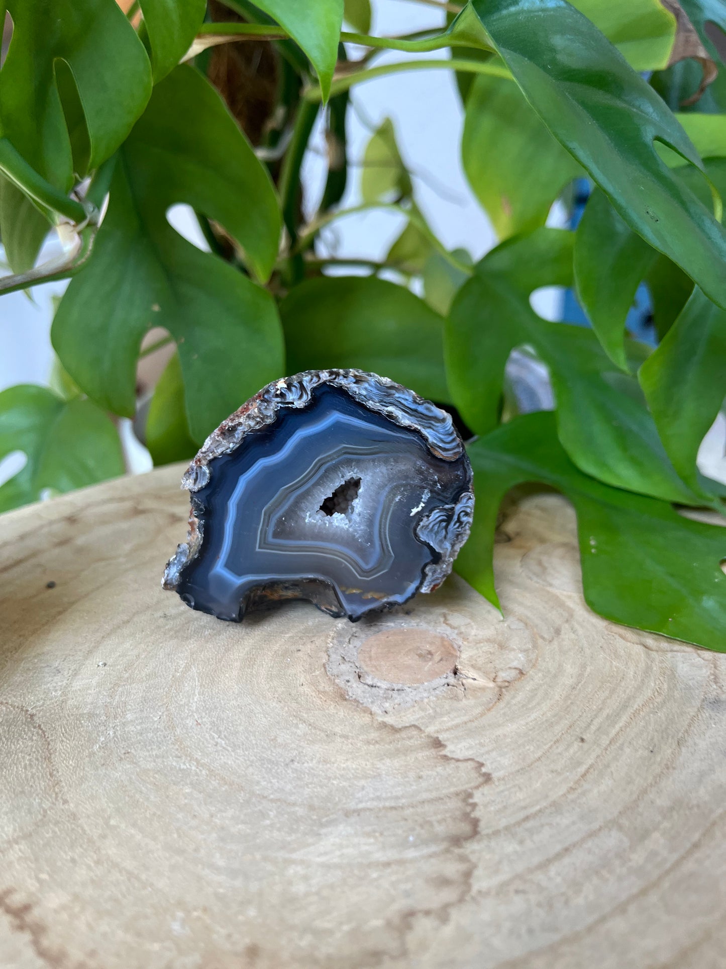 Achat Fenster Geode – Natur-Unikat mit funkelndem Kristallkern