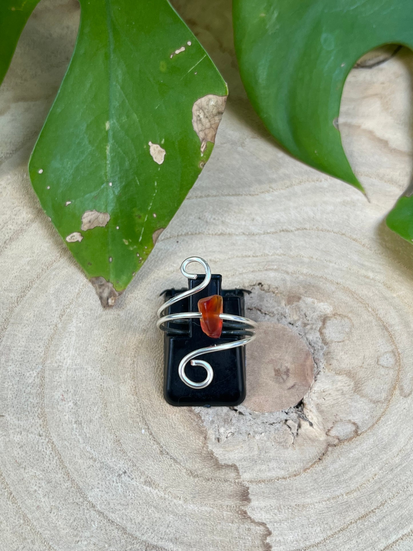 Handgefertigter Karneol Ring – verstellbar