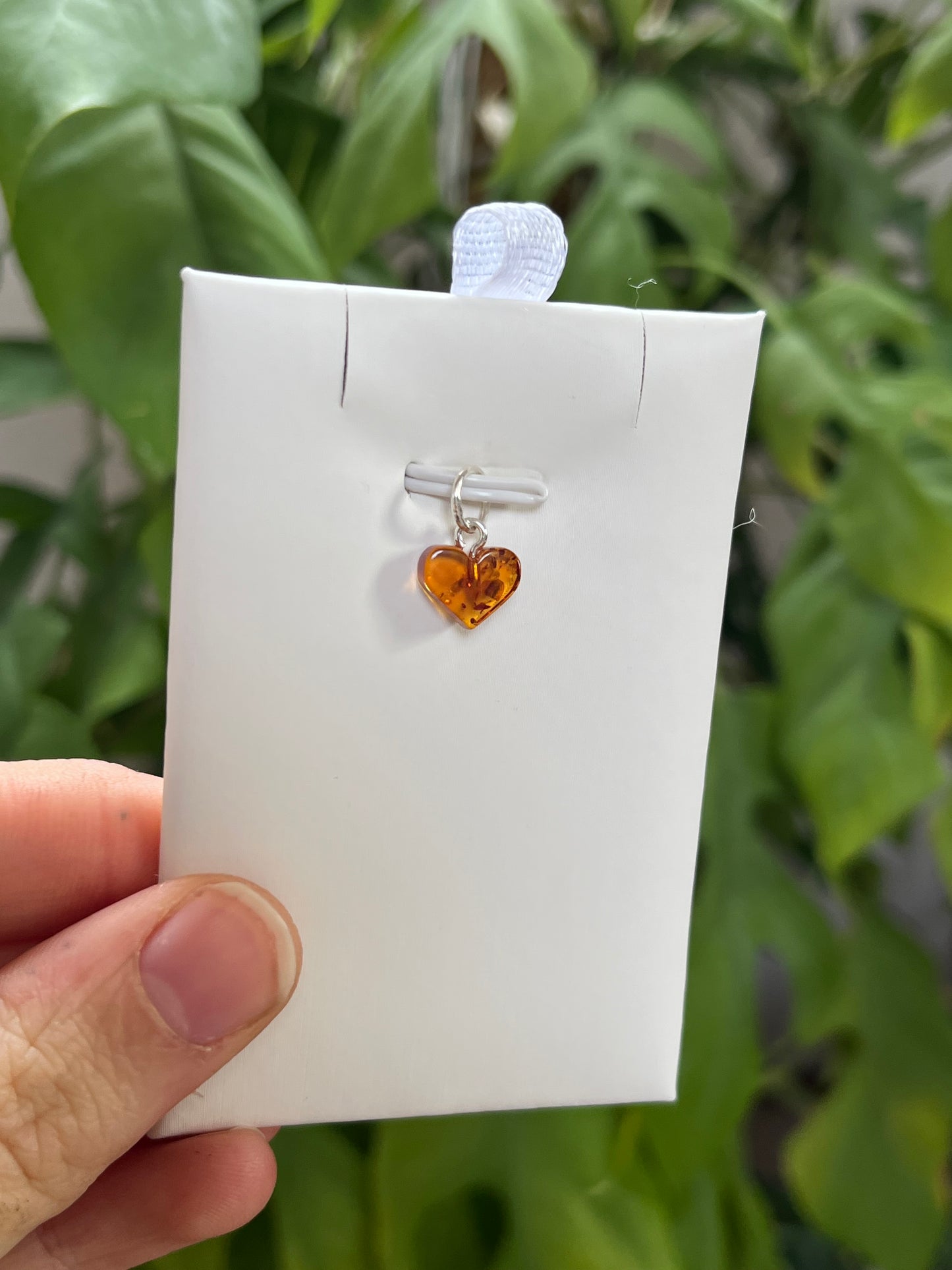 Mini Bernstein Herz Anhänger mit Stiftöse – Warmer Naturbernstein in Herzform