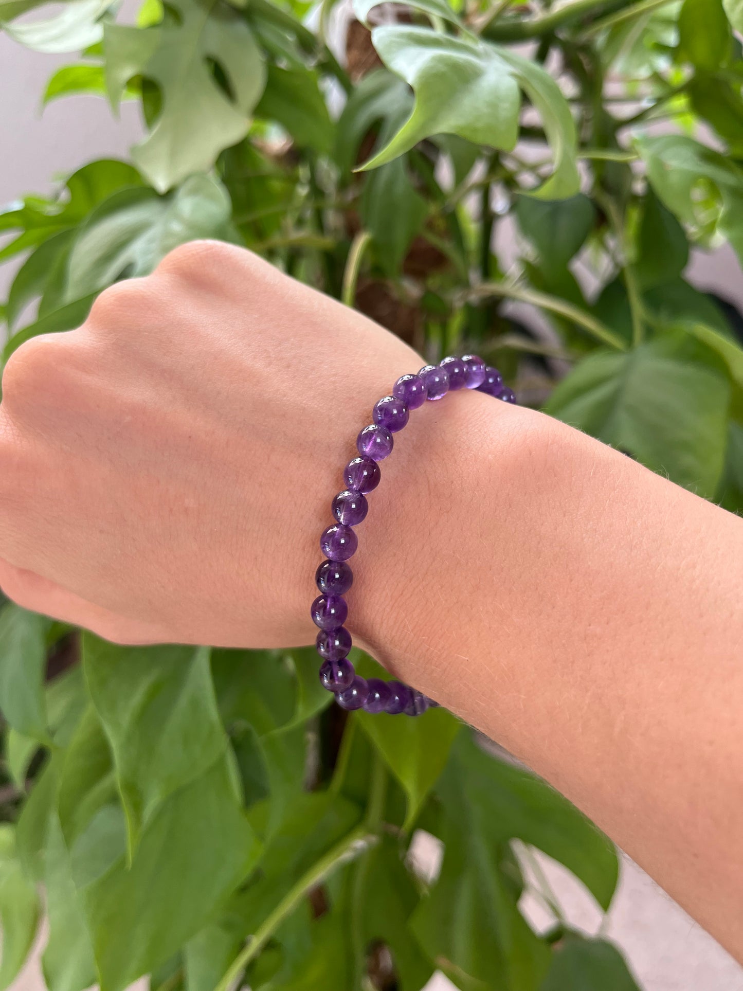 Amethyst Kugelarmband – wahlweise 6 mm oder 8 mm Edelstein Schmuck für Ruhe & Intuition