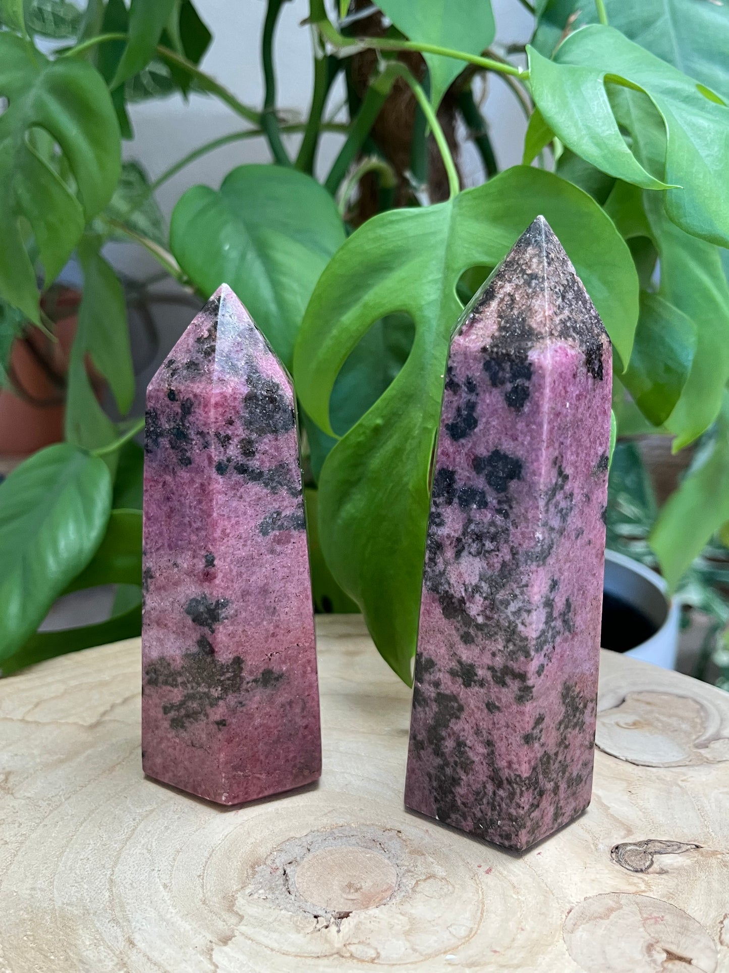 Rhodonit Turm (Madagaskar) – Herzheilung & emotionale Balance