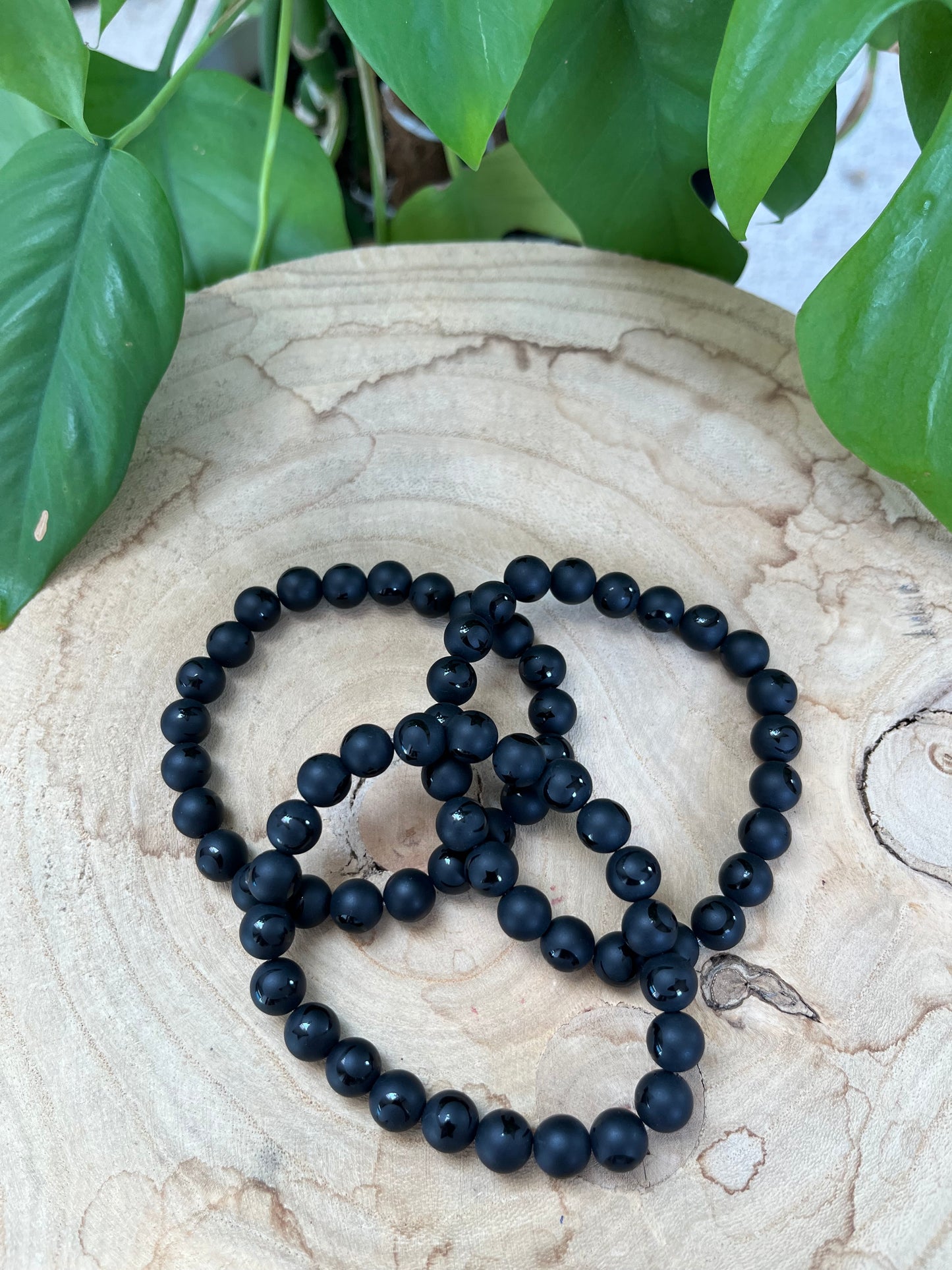 Mattierter Schwarzer Achat Kugelarmband 8 mm mit Mond & Sterne – Edelstein Schmuck für Schutz & Balance