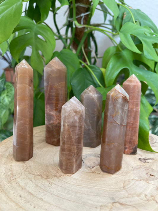 Mondstein Turm – Edelstein für Intuition & innere Balance