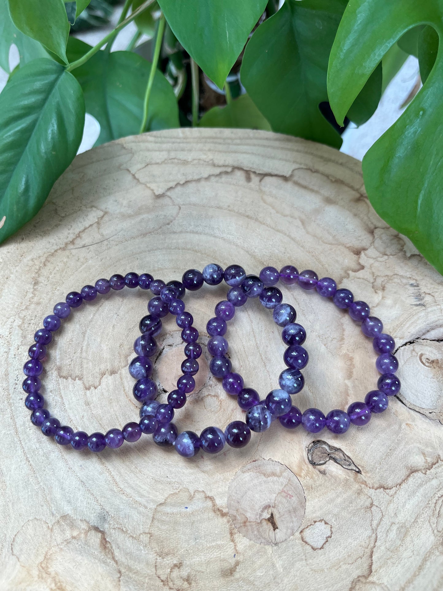 Amethyst Kugelarmband – wahlweise 6 mm oder 8 mm Edelstein Schmuck für Ruhe & Intuition