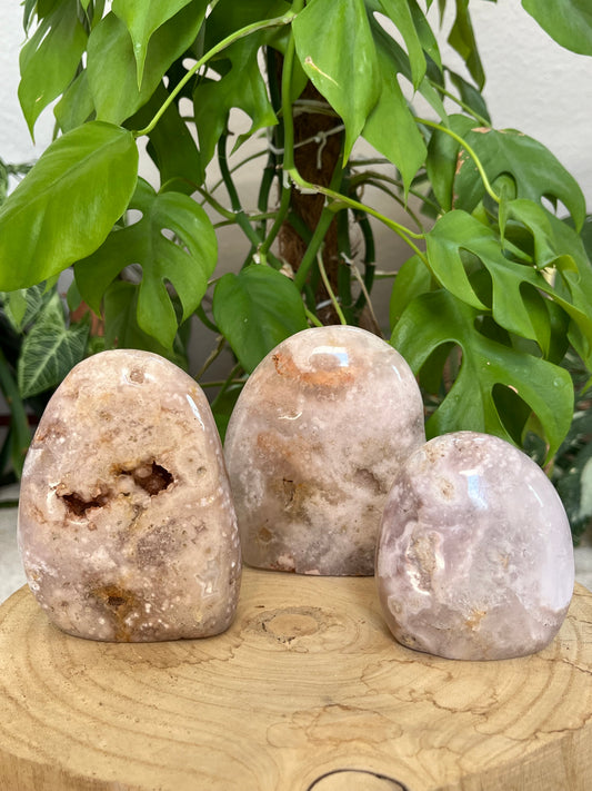 Pink Amethyst Freiform M aus Madagaskar – Edelstein für Selbstliebe & innere Ruhe