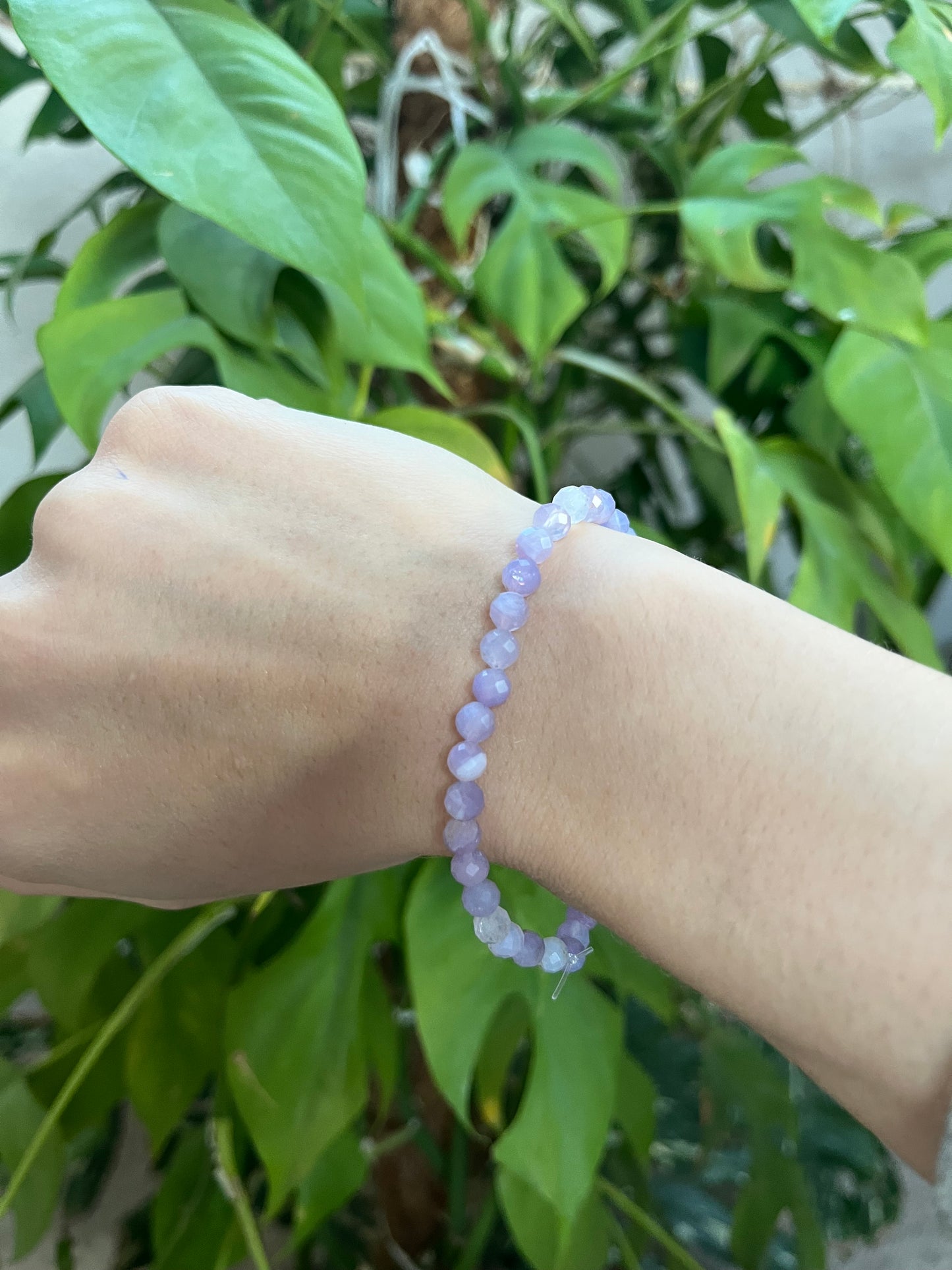 Violetter Chalcedon Armband facettiert 6 mm – Ruhe & Eleganz