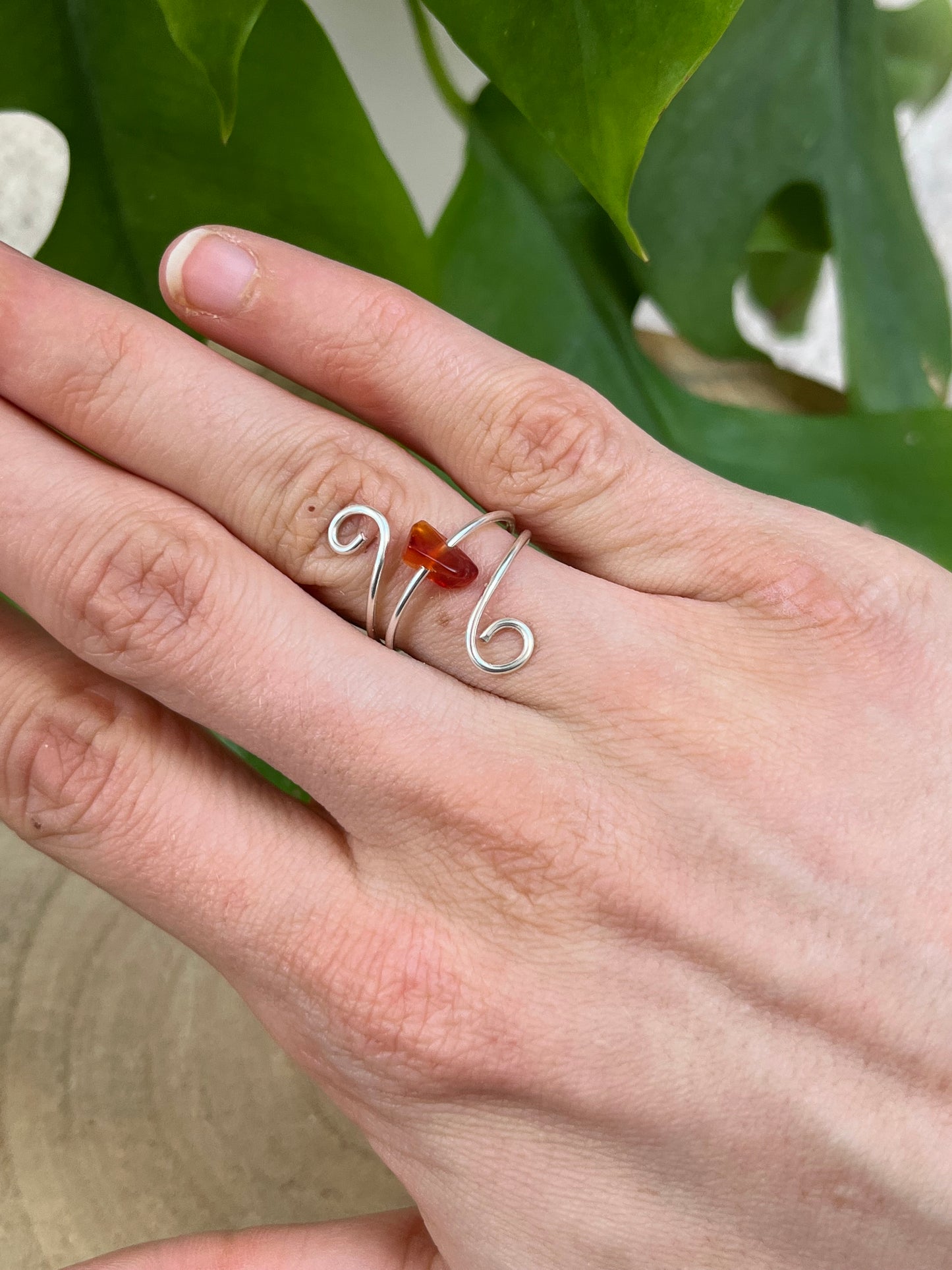 Handgefertigter Karneol Ring – verstellbar