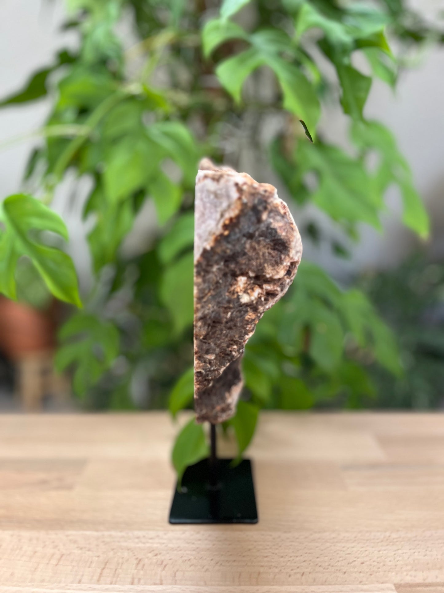 Pink Amethyst auf Ständer 1,6 kg – handverlesenes Statement Piece & Unikat