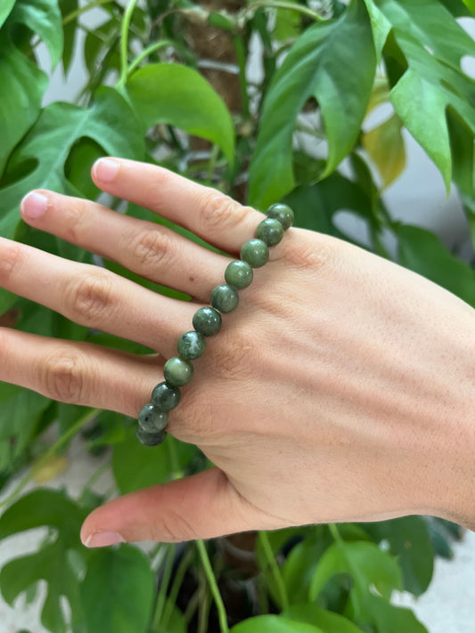 Nephrit Kugelarmband 8 mm – Edelstein Schmuck für Harmonie & Schutz