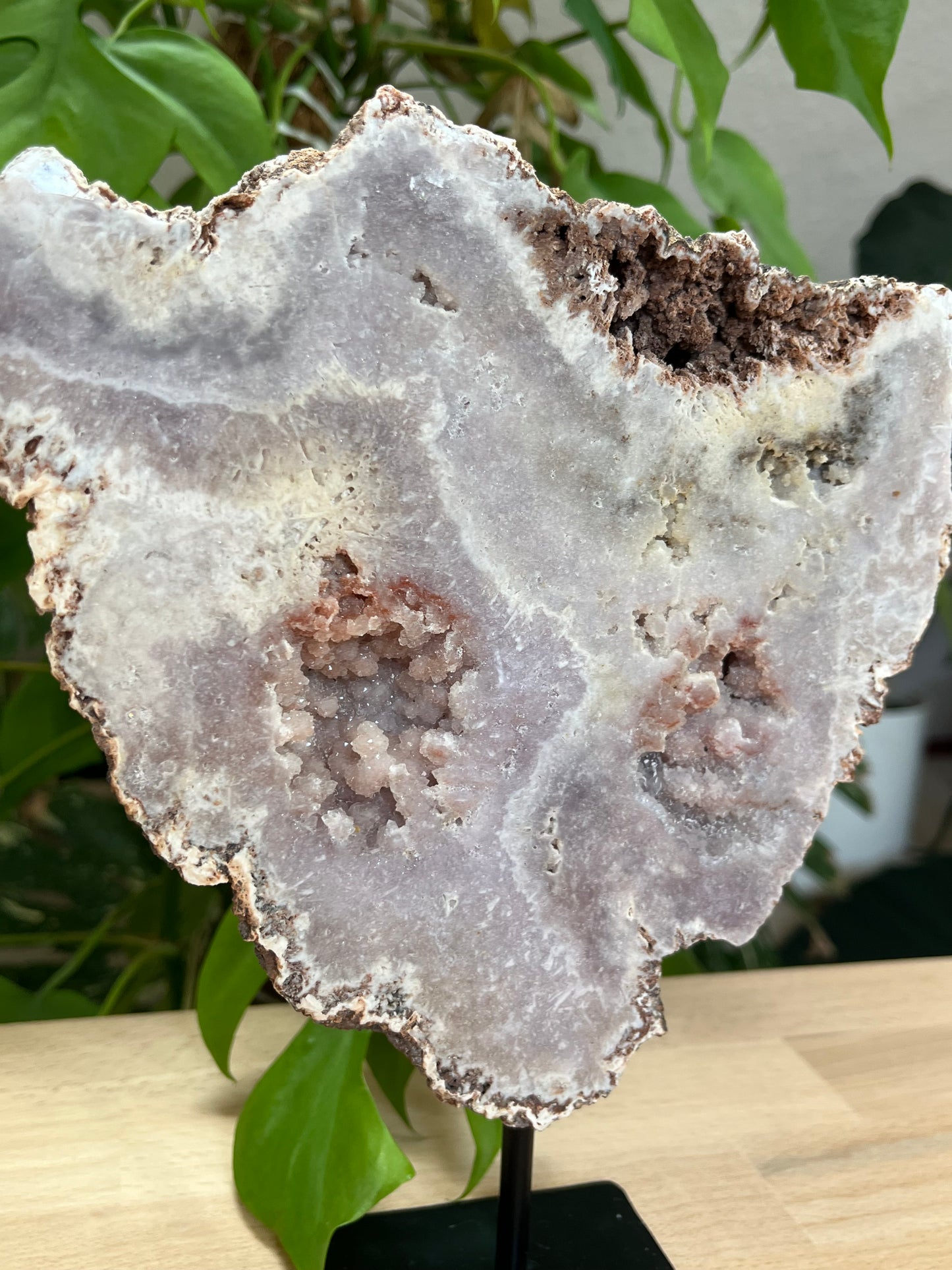 Pink Amethyst auf Ständer 1,6 kg – handverlesenes Statement Piece & Unikat