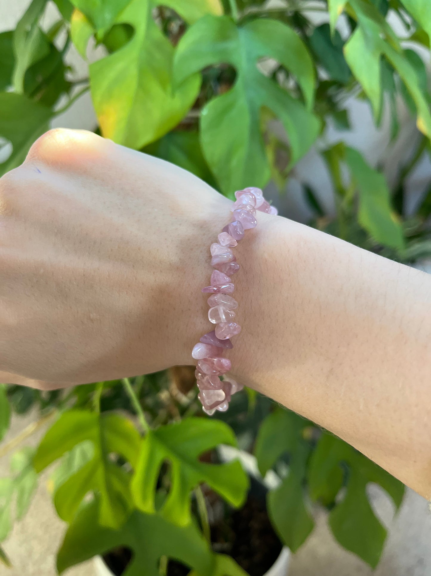 Rosenquarz AA Qualität Splitter Armband – Liebe & Sanftheit