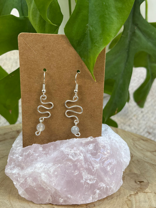 Mondstein Ohrringe – handgefertigt im Schmuckdraht