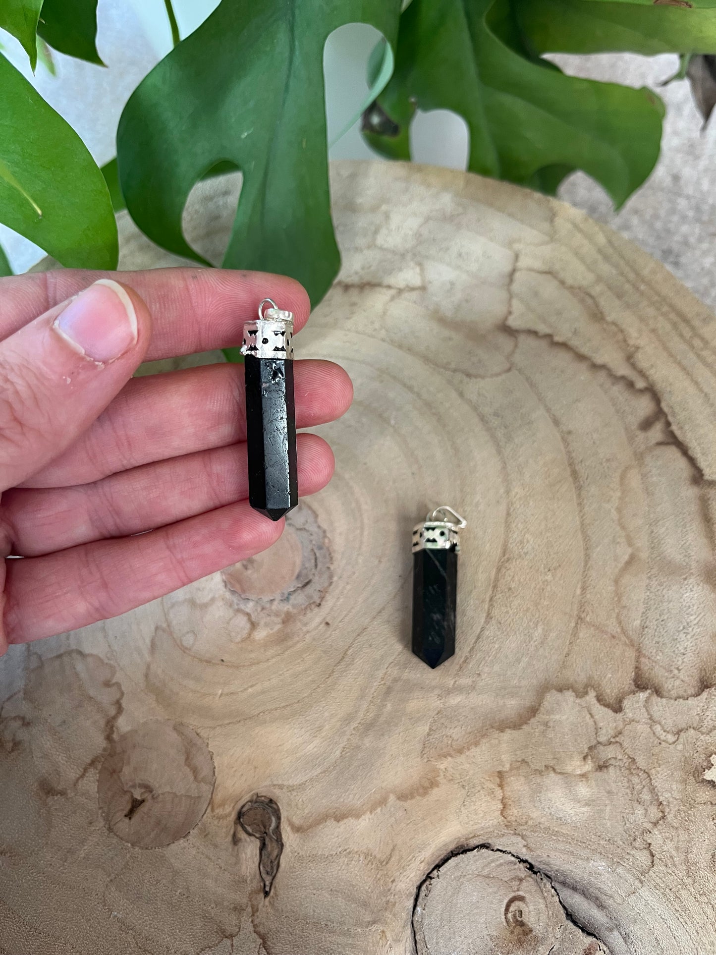 Onyx Spitzen Kettenanhänger