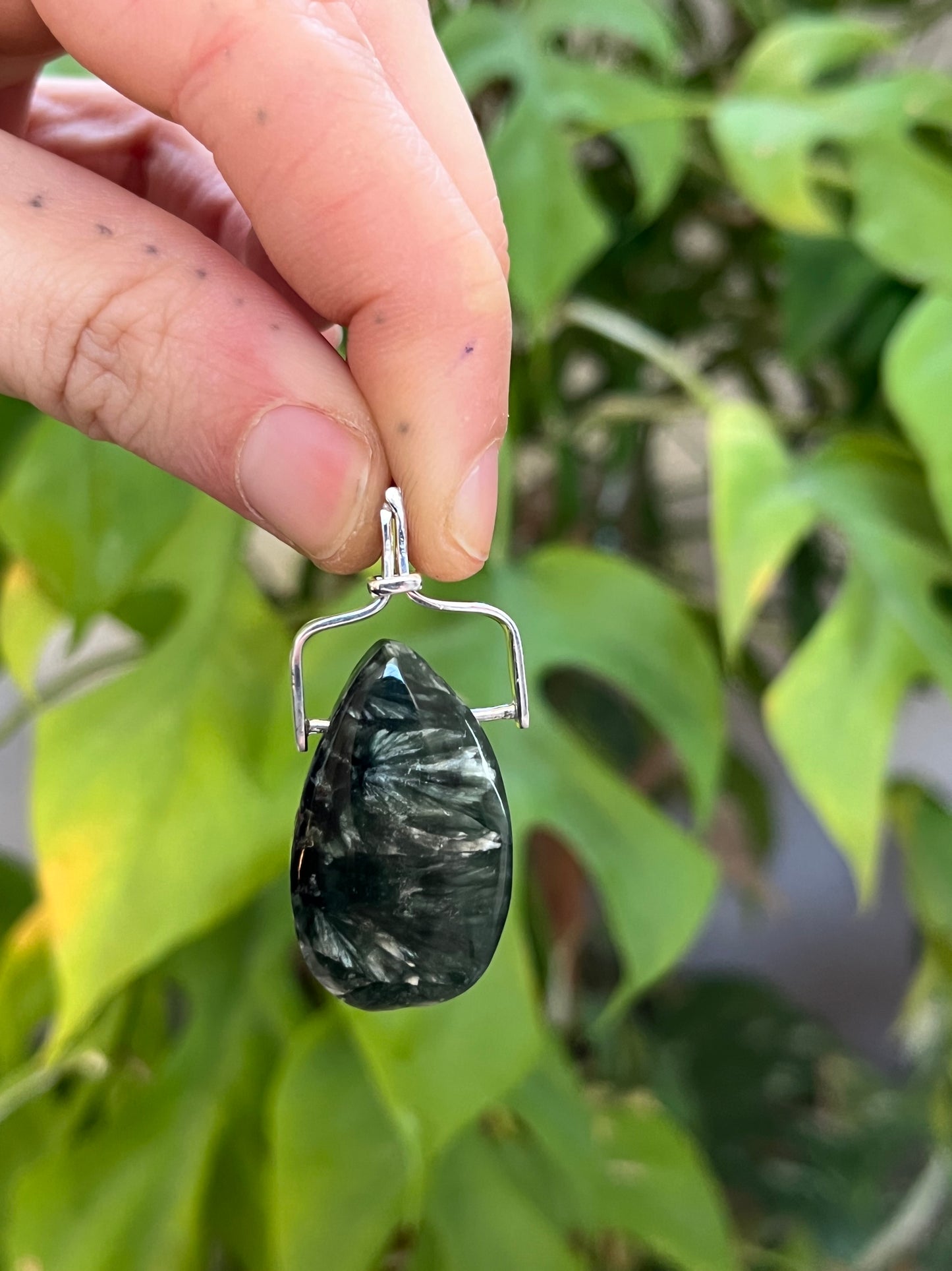 Wechselbogen mit Ringverschluss – versilbert | für gebohrte Trommelsteine