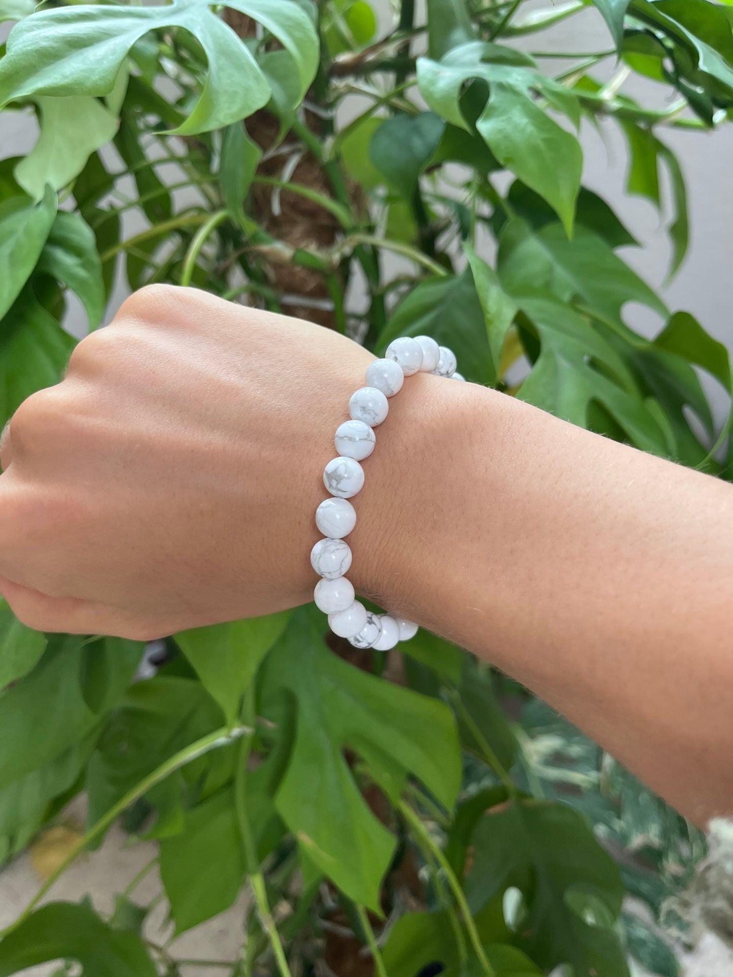 Magnesit Kugelarmband – Edelstein Schmuck für Gelassenheit & Entspannung