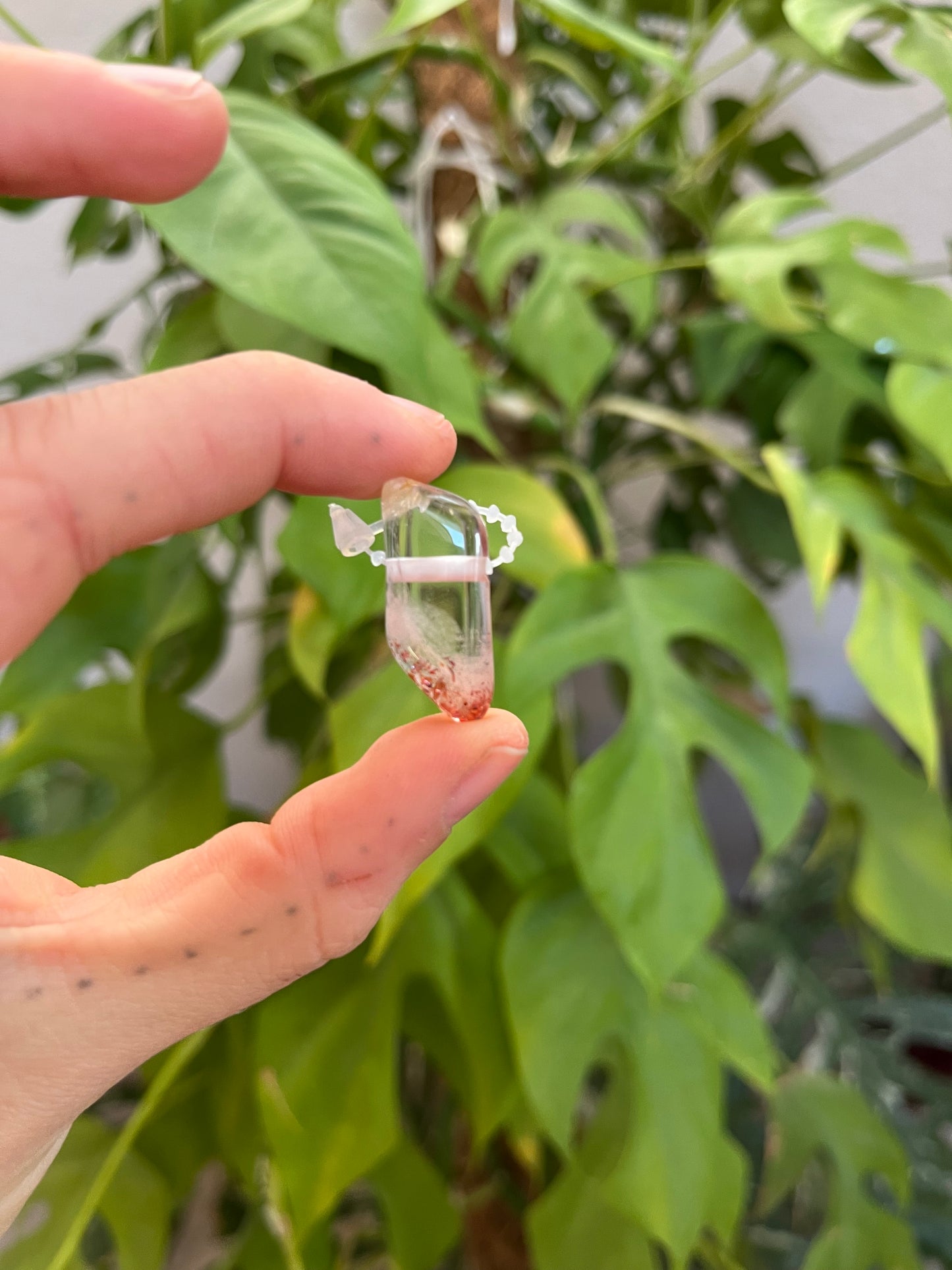 Hämatit Quarz Trommelstein gebohrt – Erdung & Klarheit