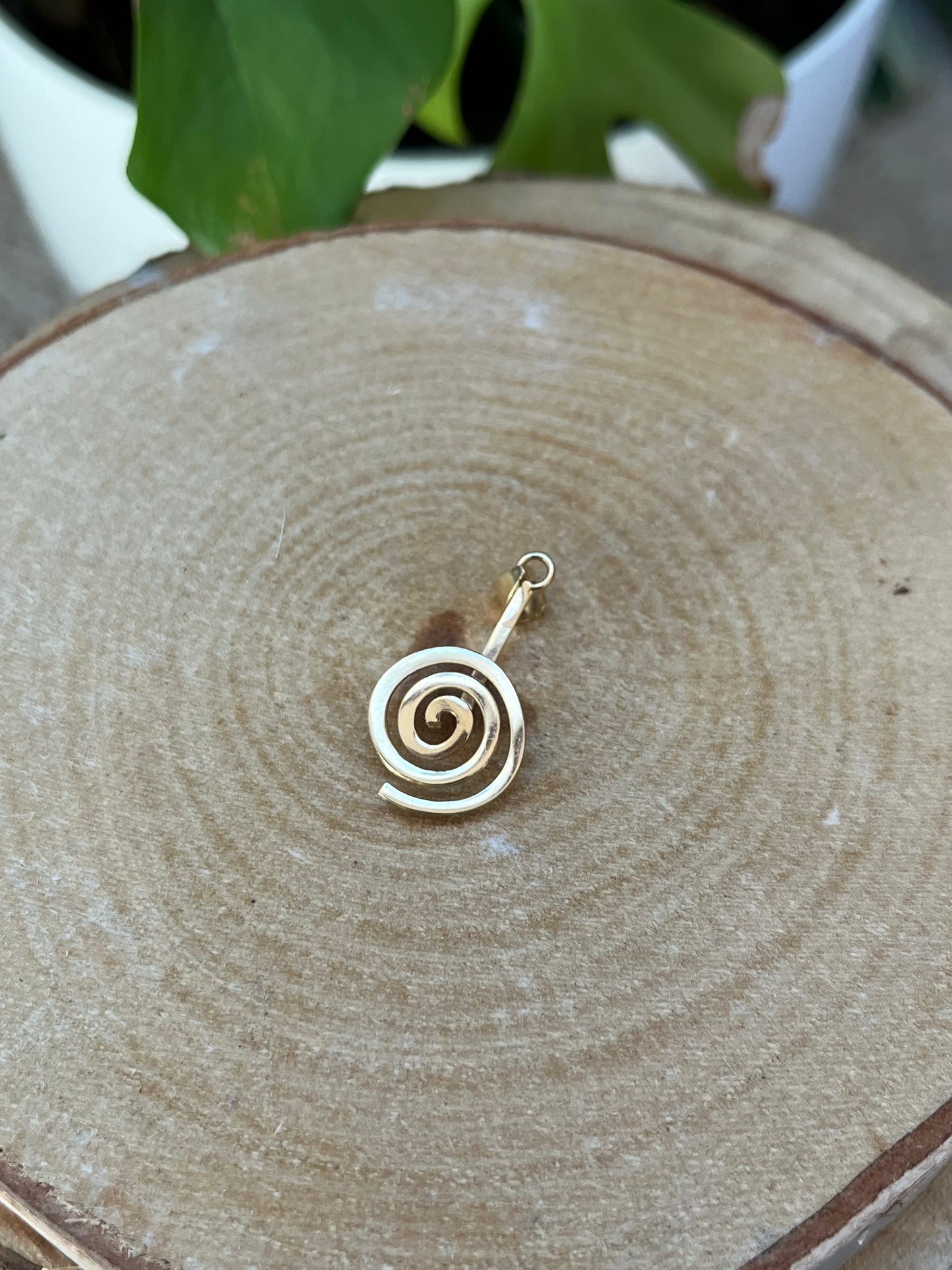 Donut Halter 2 cm – Messing vergoldet | schlicht & elegant