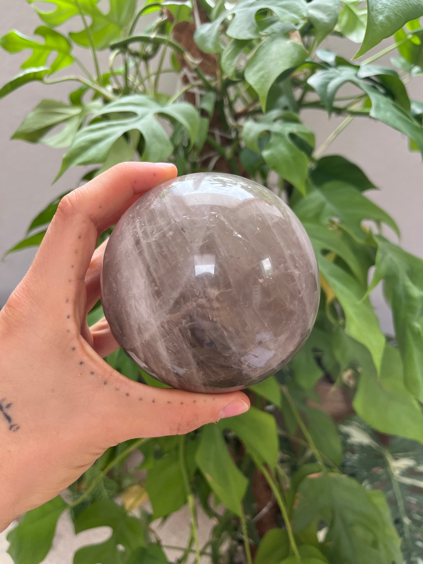 Rauchquarz Kugel 9,2 cm – Kristall für Erdung & Schutz