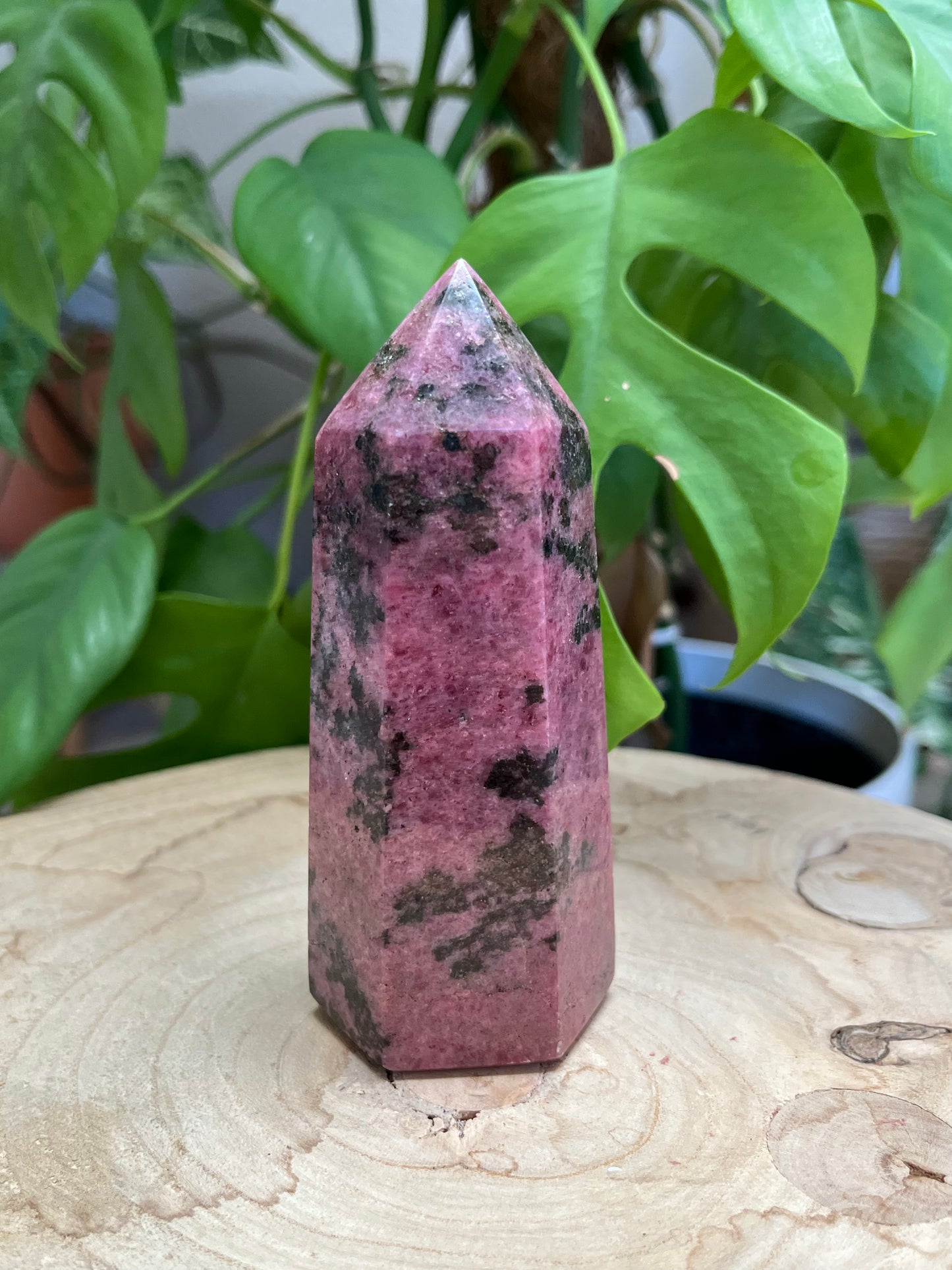 Rhodonit Turm (Madagaskar) – Herzheilung & emotionale Balance