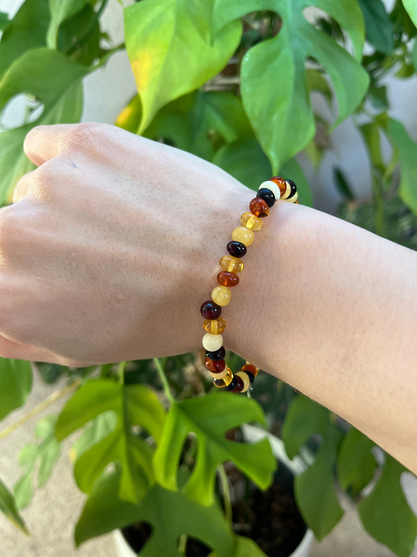 Bunter Bernstein Potato Armband – Wärme & Natürlichkeit