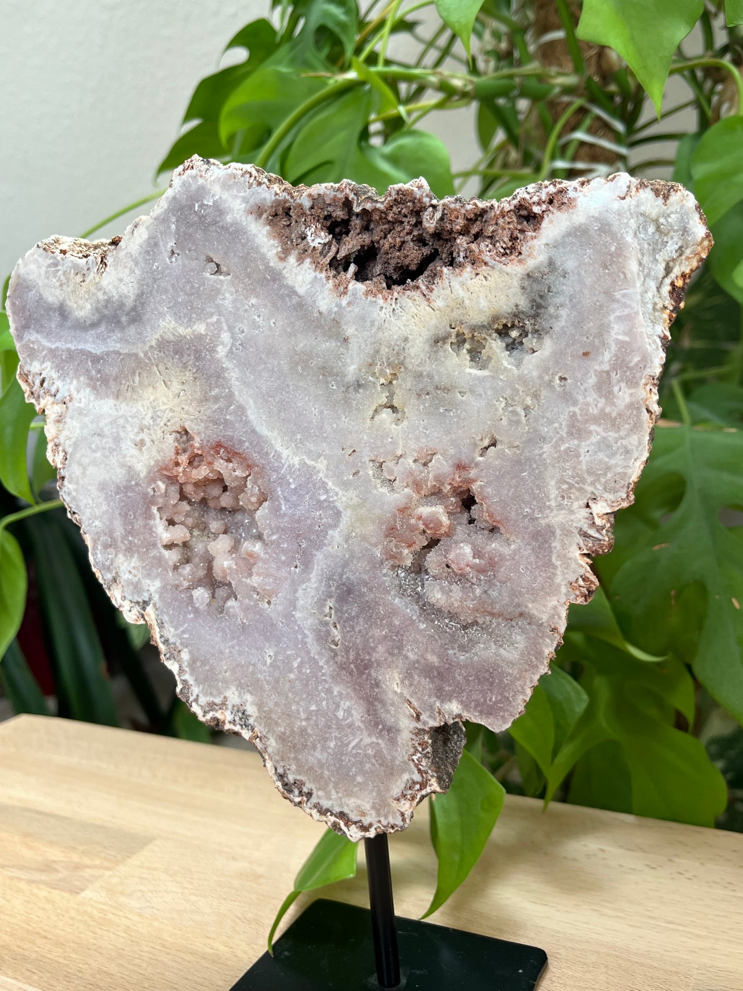 Pink Amethyst auf Ständer 1,6 kg – handverlesenes Statement Piece & Unikat