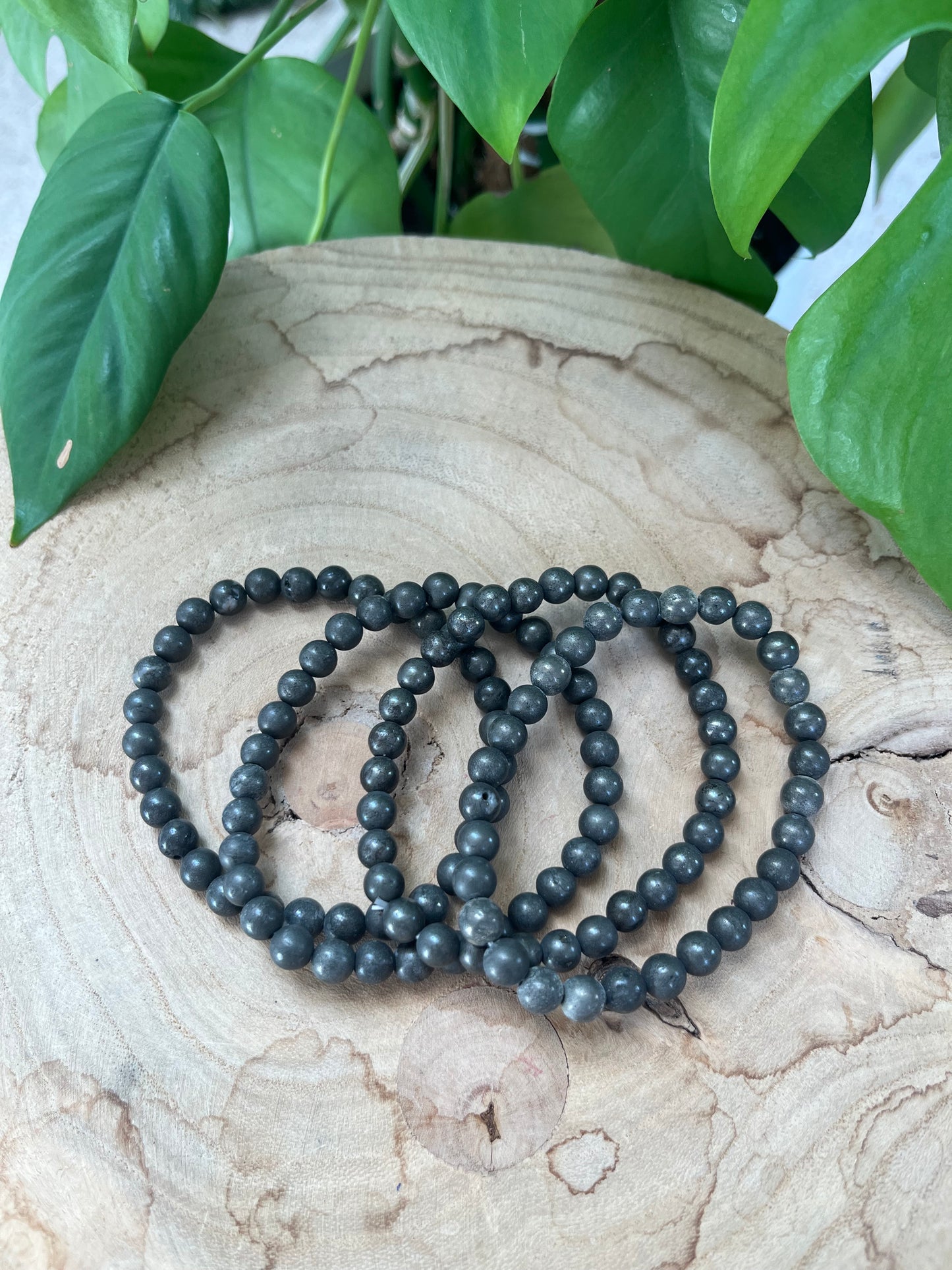Pyrit Kugelarmband 6 mm – Edelstein Schmuck für Schutz & Selbstbewusstsein