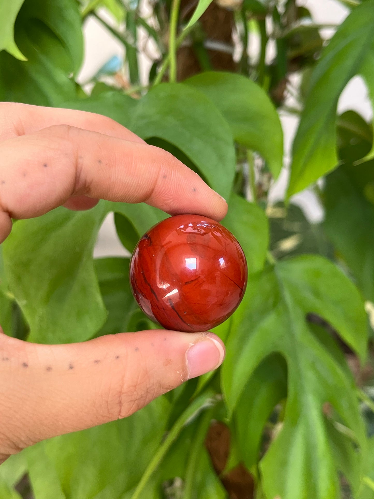 Roter Jaspis Kugel 3 cm – Edelstein für Erdung & Vitalität