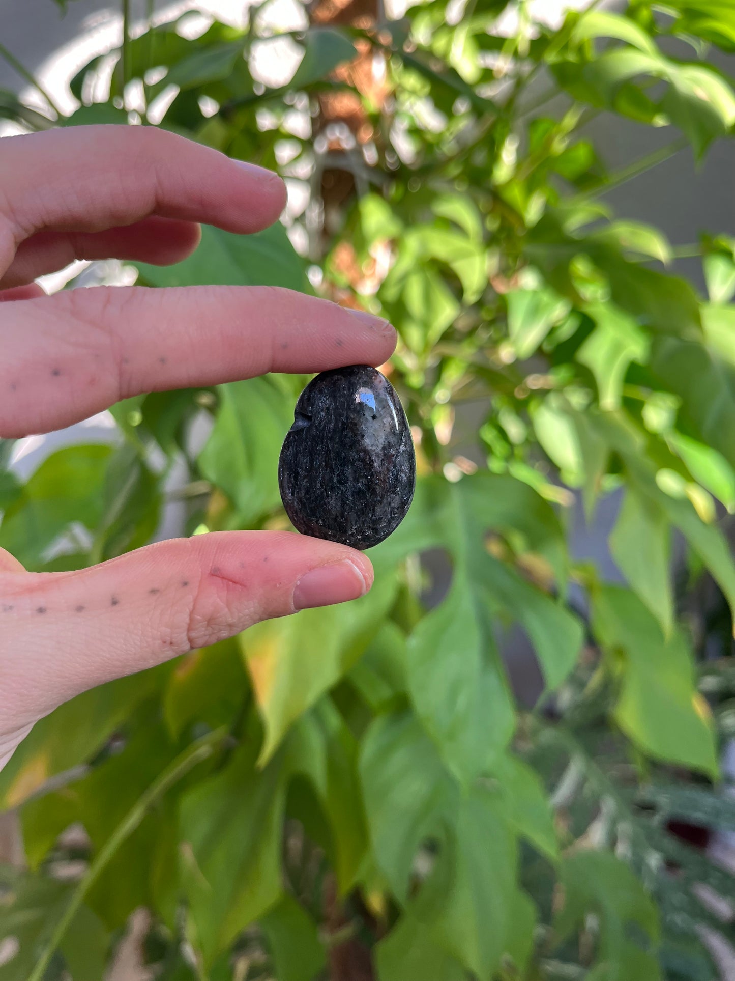 Ekmanit Trommelstein gebohrt – Tiefe & Ursprünglichkeit