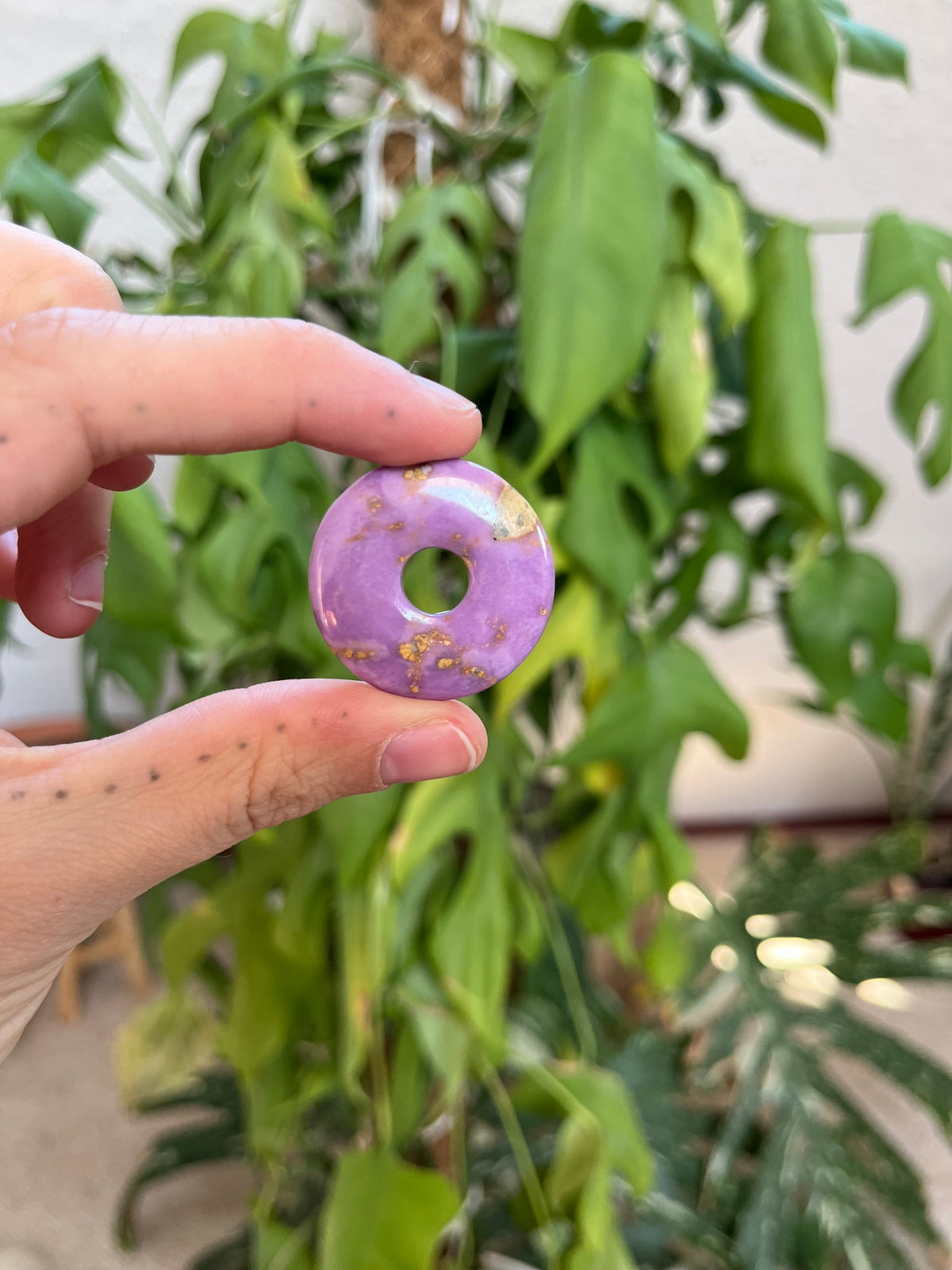 Phosphosiderit Donut Anhänger – Edelstein Schmuck für Ruhe & innere Klarheit