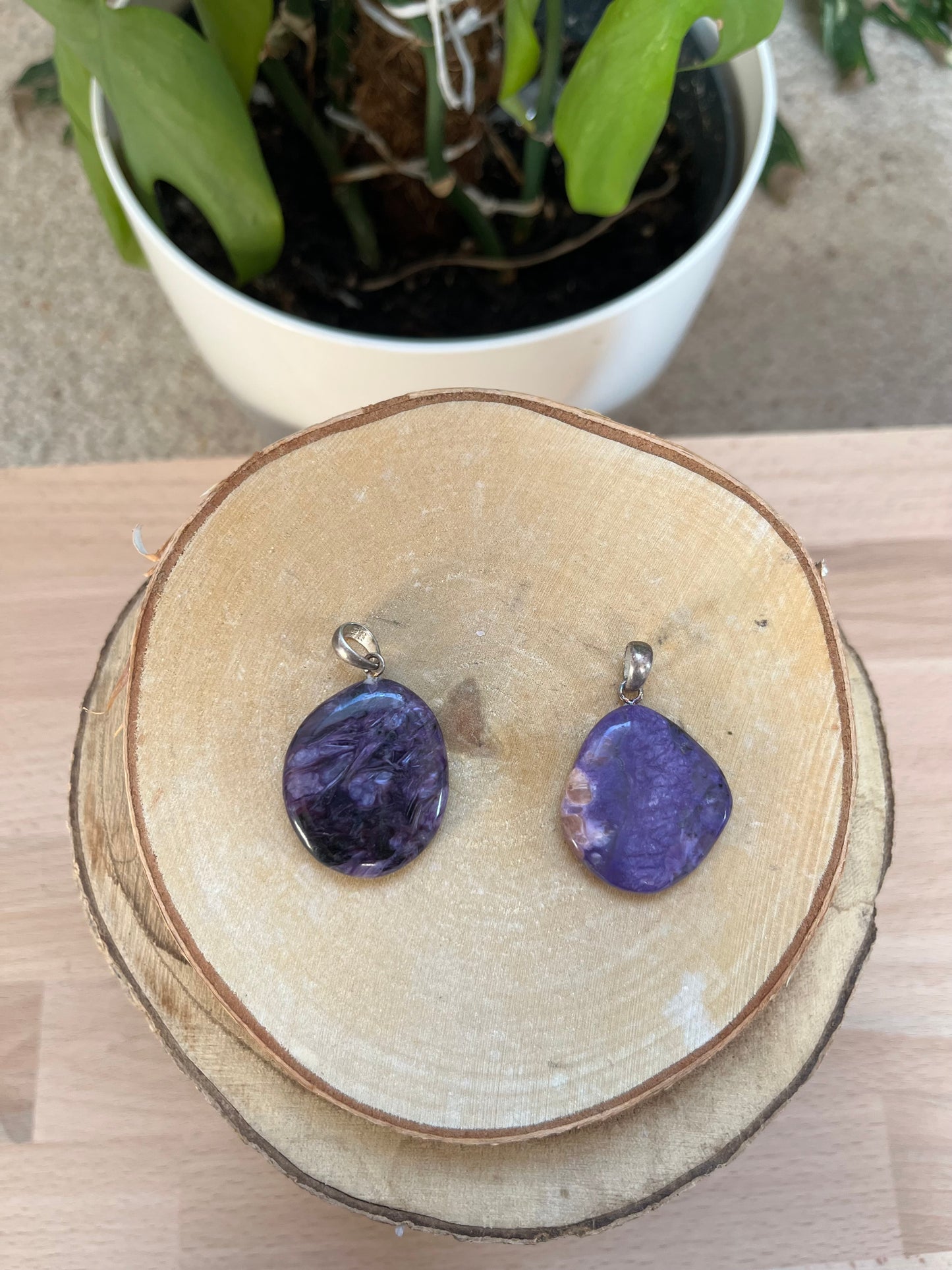 Charoit Kettenanhänger 925 Silber gestiftet – Edelstein Schmuck für Transformation & Klarheit