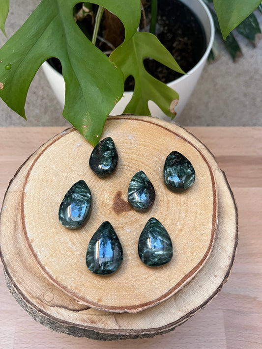 Seraphinit Trommelstein gebohrt – Harmonie & Achtsamkeit