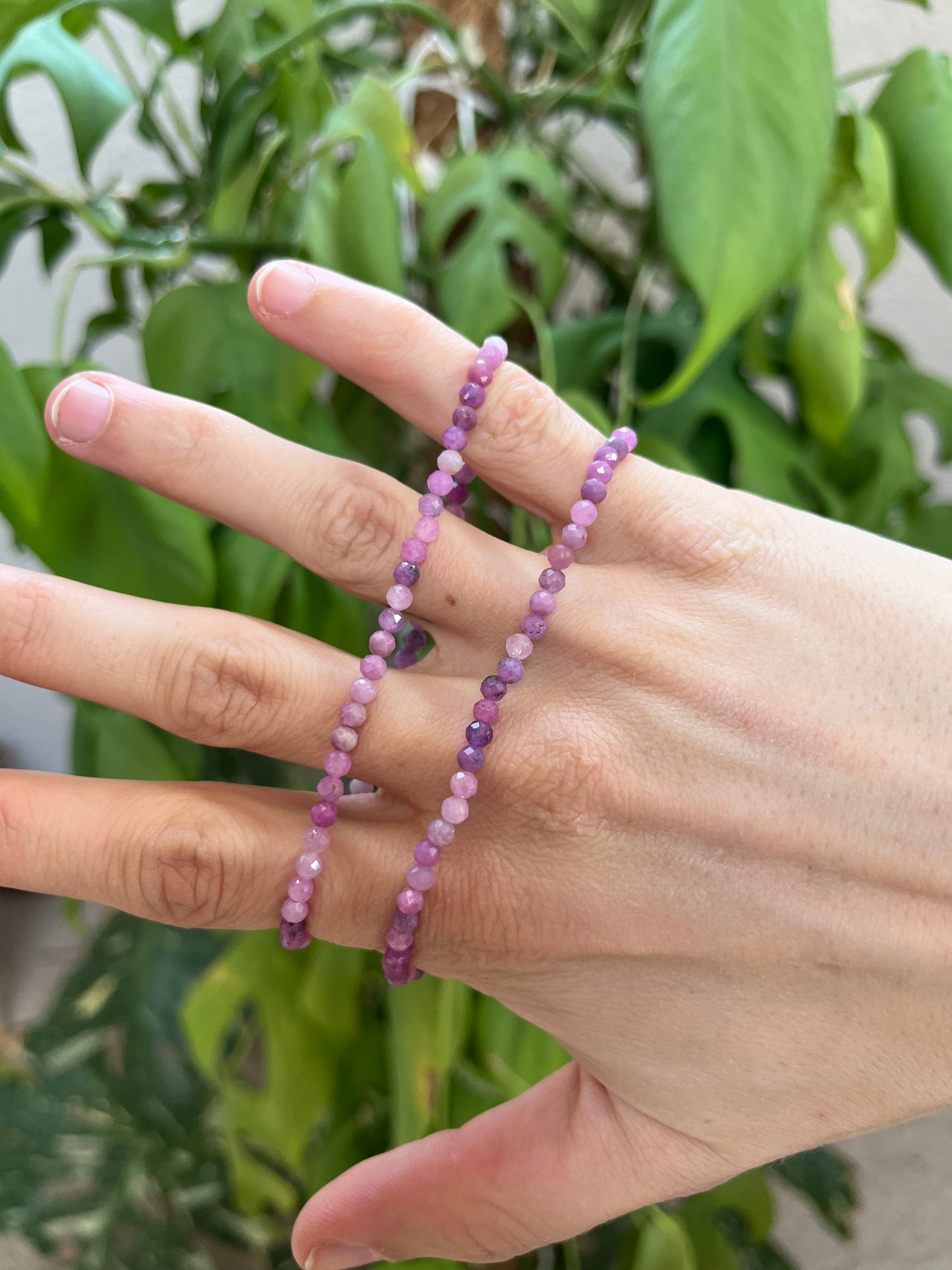 Rubin facettiertes Armband – Edelstein Armband für Kraft & Leidenschaft