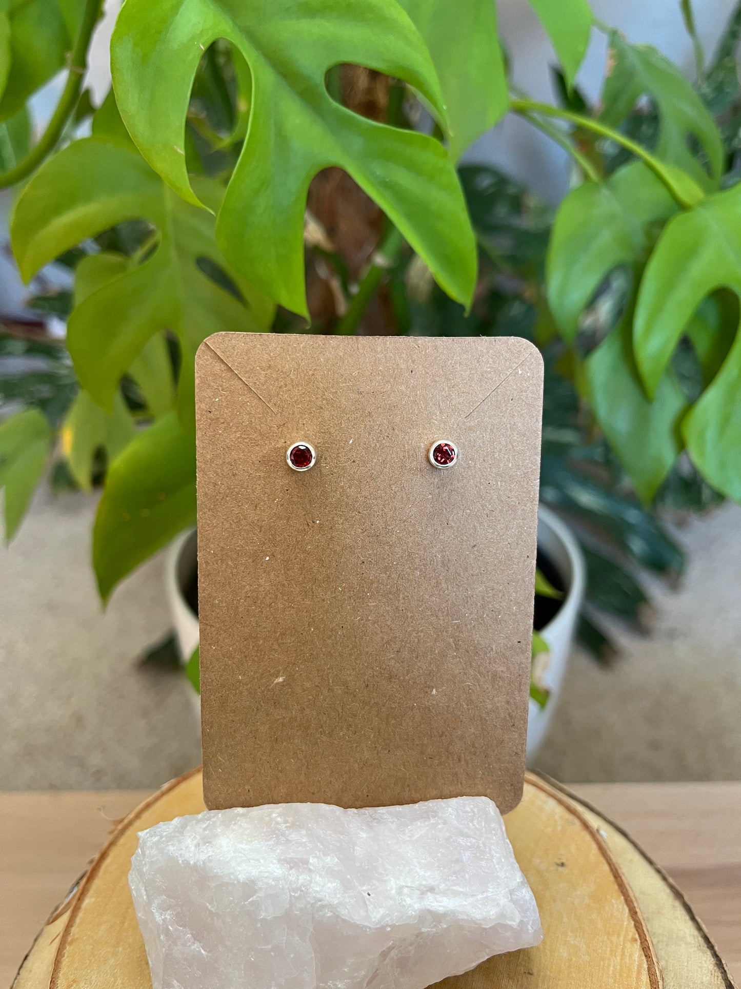 Granat Ohrstecker facettiert – 925 Sterling Silber