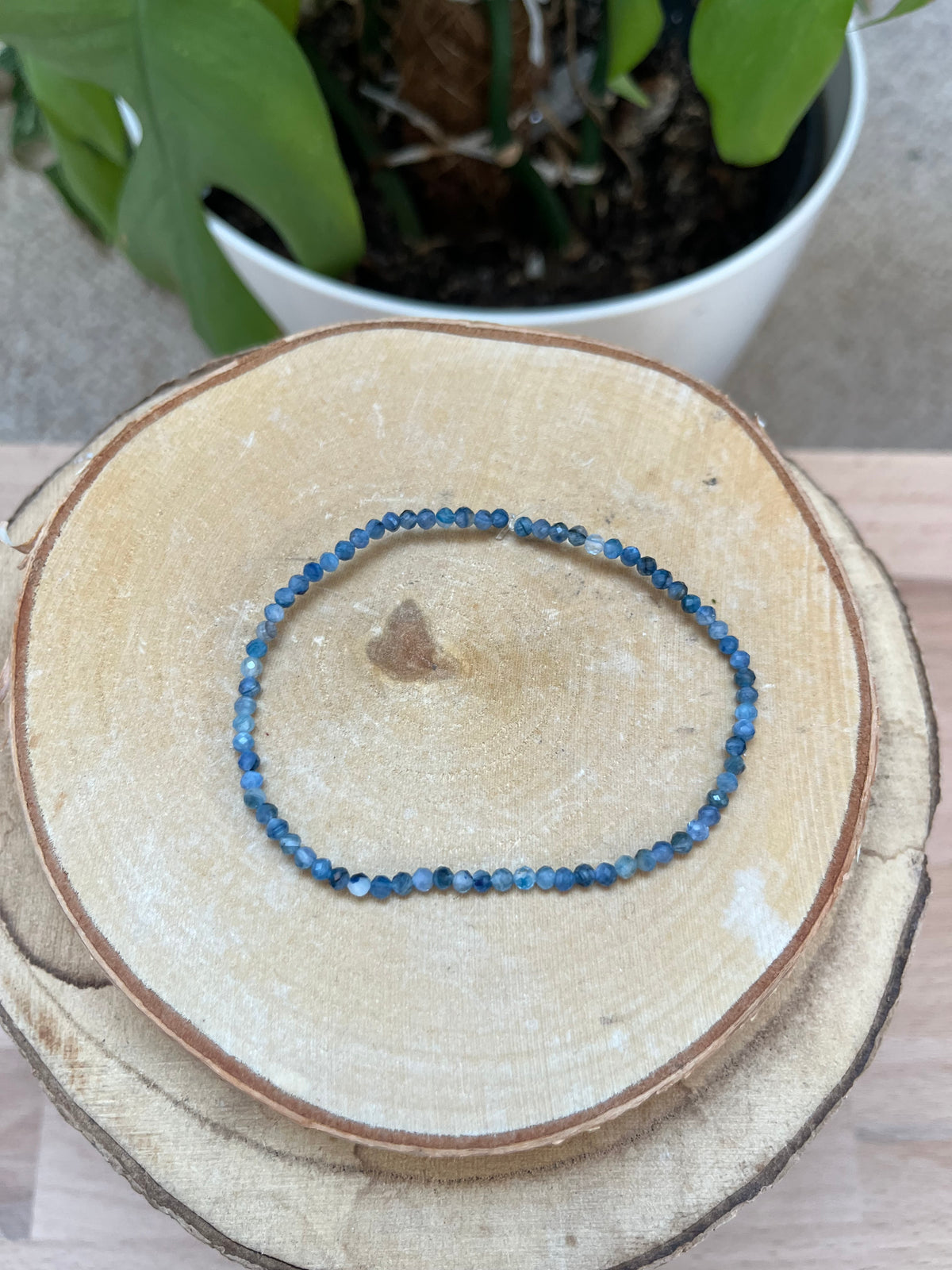 Disthen facettiertes Armband – Edelstein Armband für Klarheit & Ausrichtung