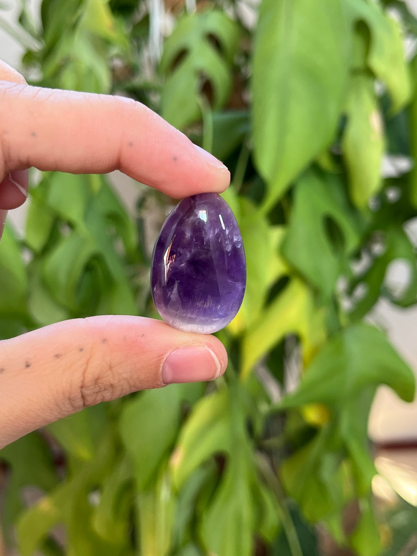 Amethyst Trommelstein gebohrt – Edelstein Anhänger für Ruhe & Klarheit