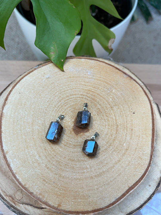 Dravit (Turmalin) Roh-Anhänger – Erdung & Natürlichkeit | 925 Sterling Silber Stiftöse