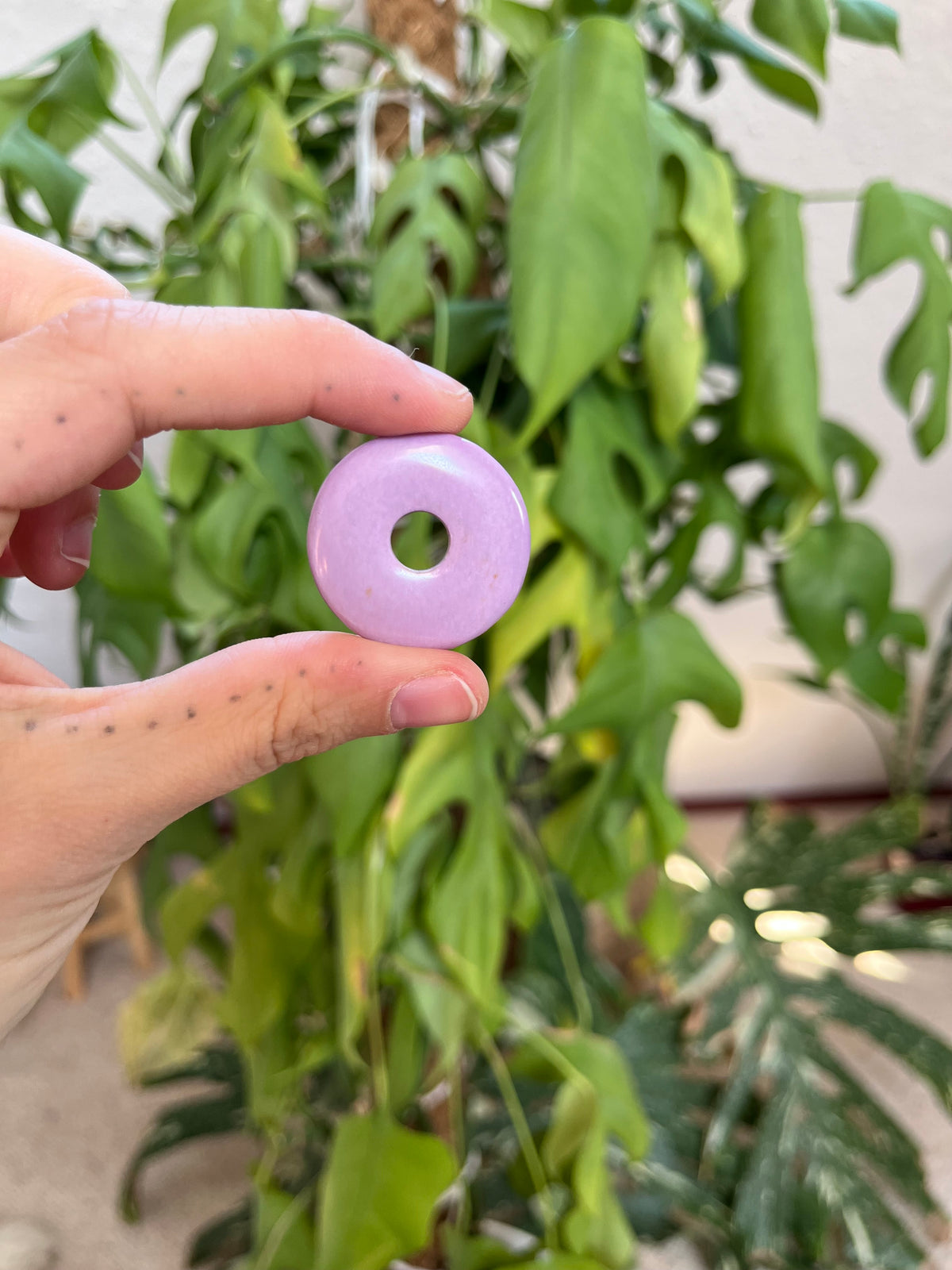 Phosphosiderit Donut Anhänger – Edelstein Schmuck für Ruhe & innere Klarheit