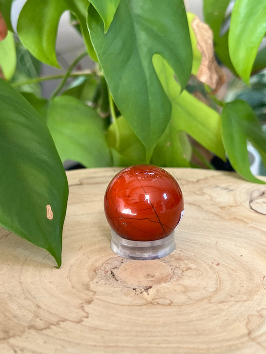 Roter Jaspis Kugel 3 cm – Edelstein für Erdung & Vitalität