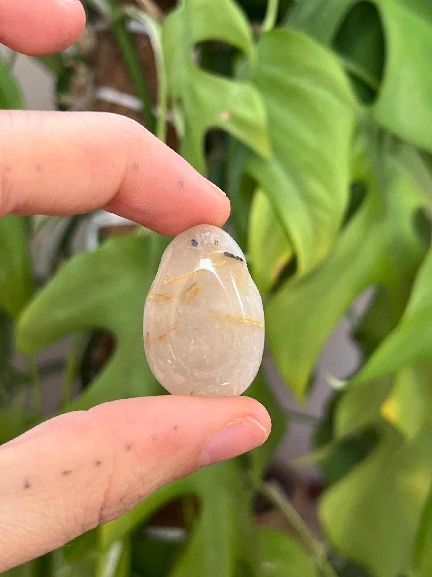 Rutilquarz Trommelstein gebohrt – Edelstein Anhänger Klarheit & Energie Naturstein