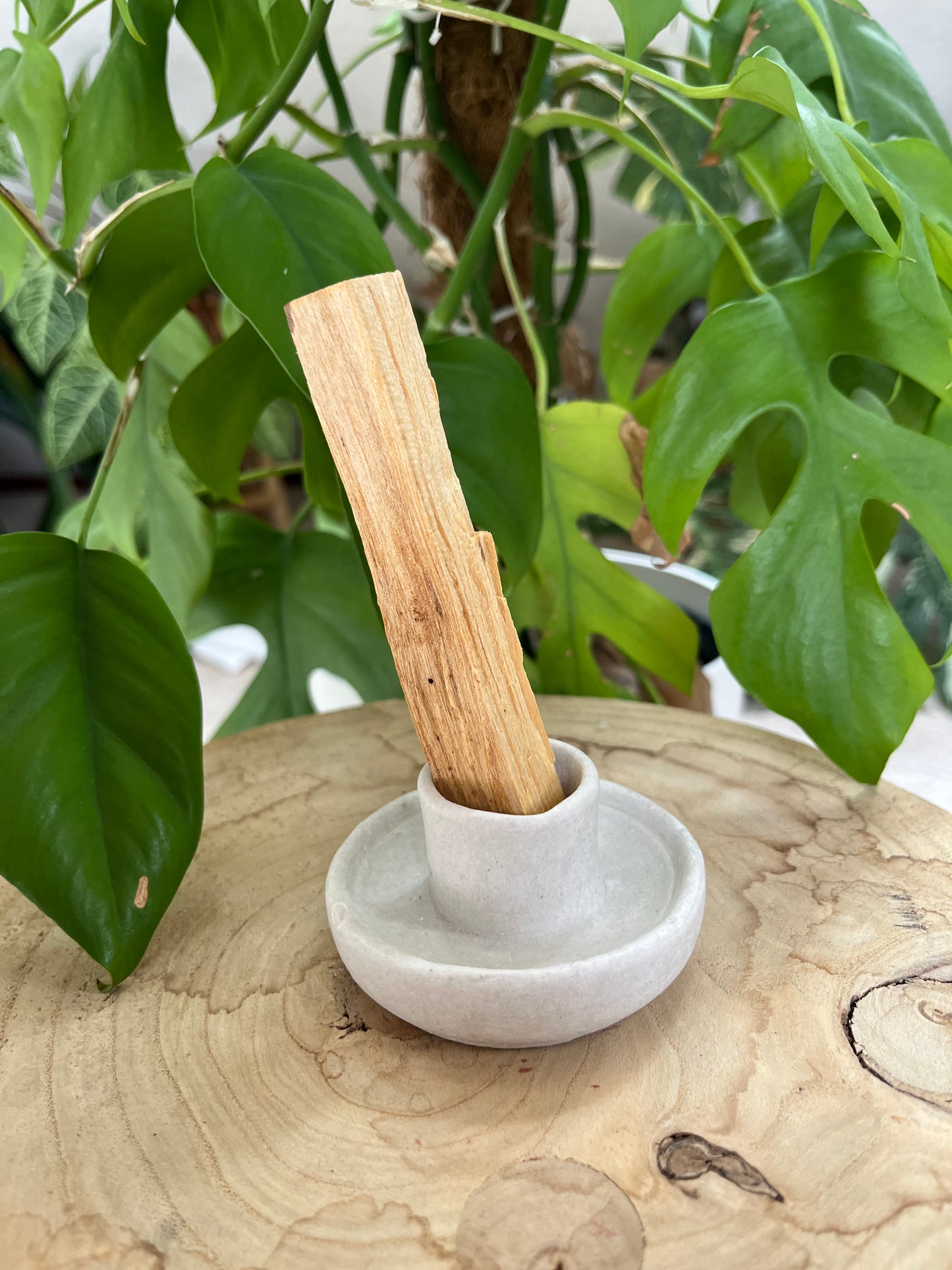 Palo Santo Halter aus weißem Ton – Handgefertigter Räucherhalter